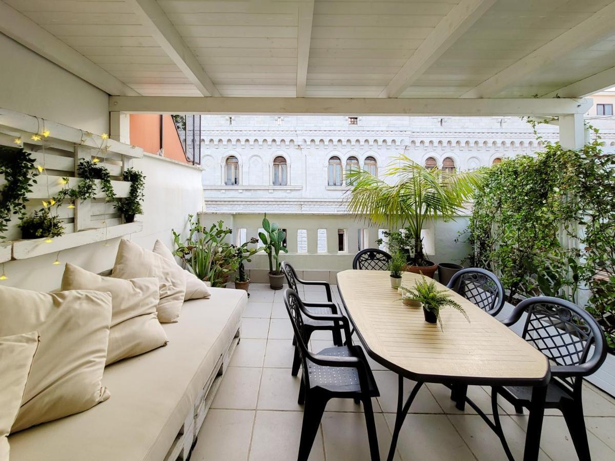 Penthouse In The Heart Of With Terrace Apartament