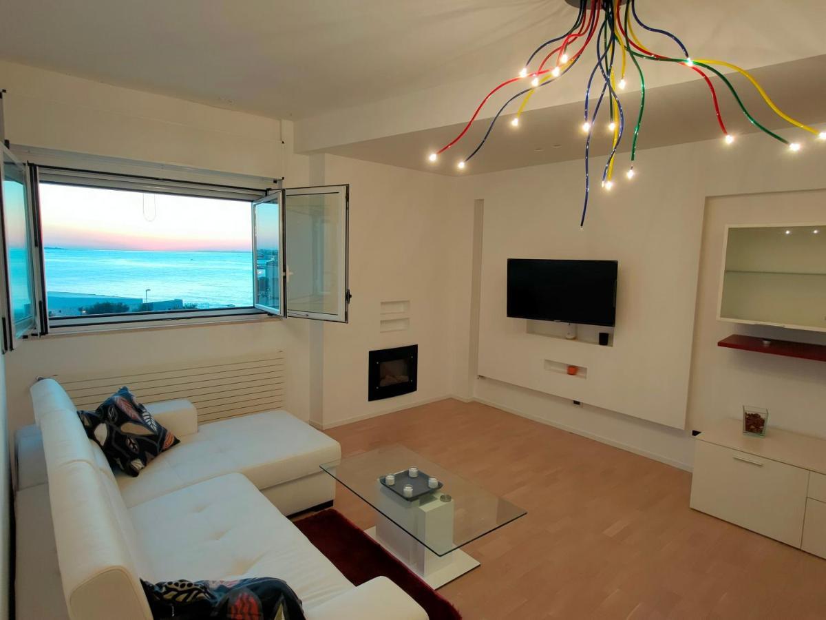 Apartment Seafront Suites