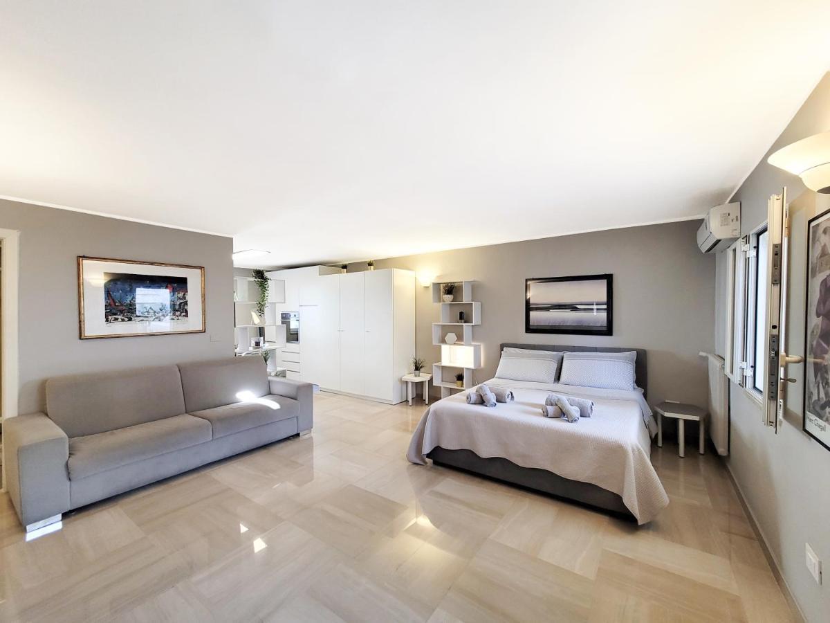 Penthouse In The Heart Of With Terrace