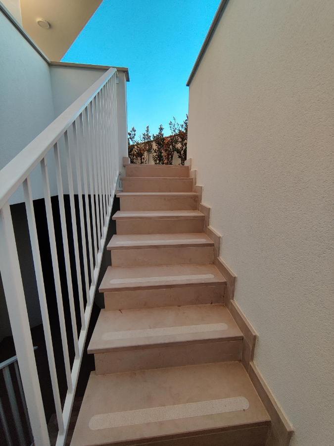Arima - Loft Semi Indipendente In Locazione *