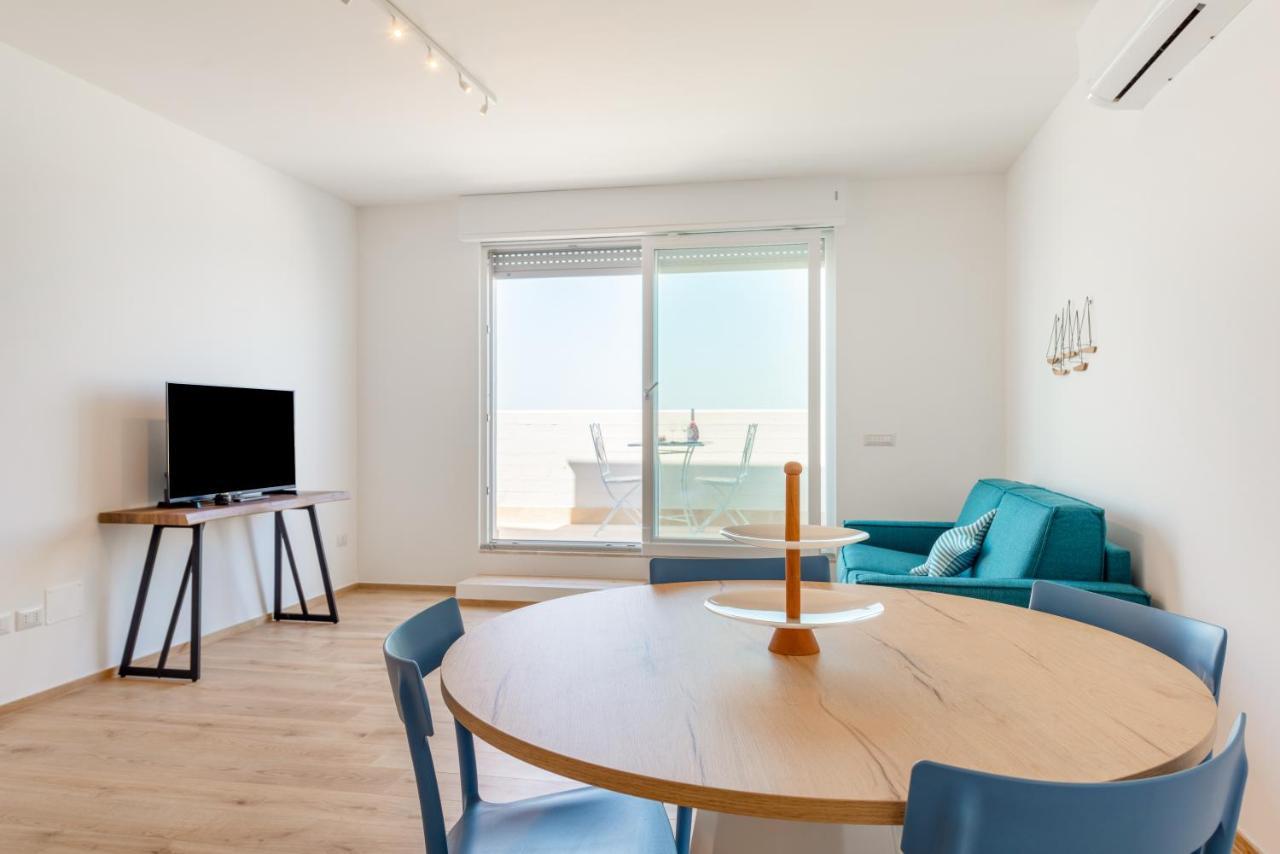 Waterfront With Seaview Balcony Apartment Bari