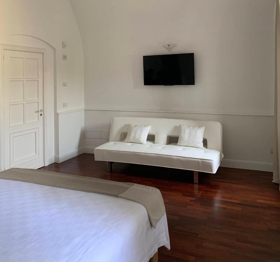 Incantevole Con Piscina Villa