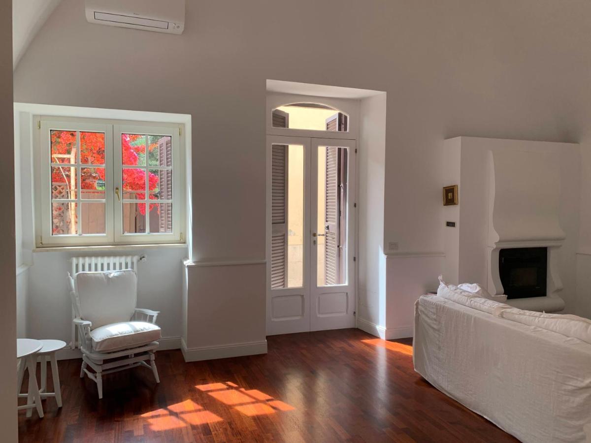 Incantevole Con Piscina Villa
