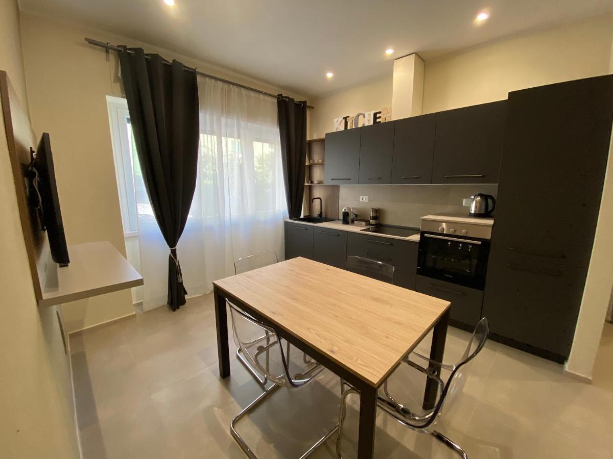 Levante And Apartment *