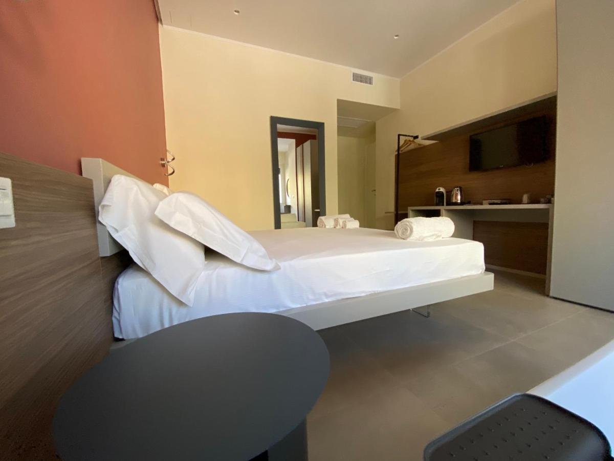 Levante And Apartment *