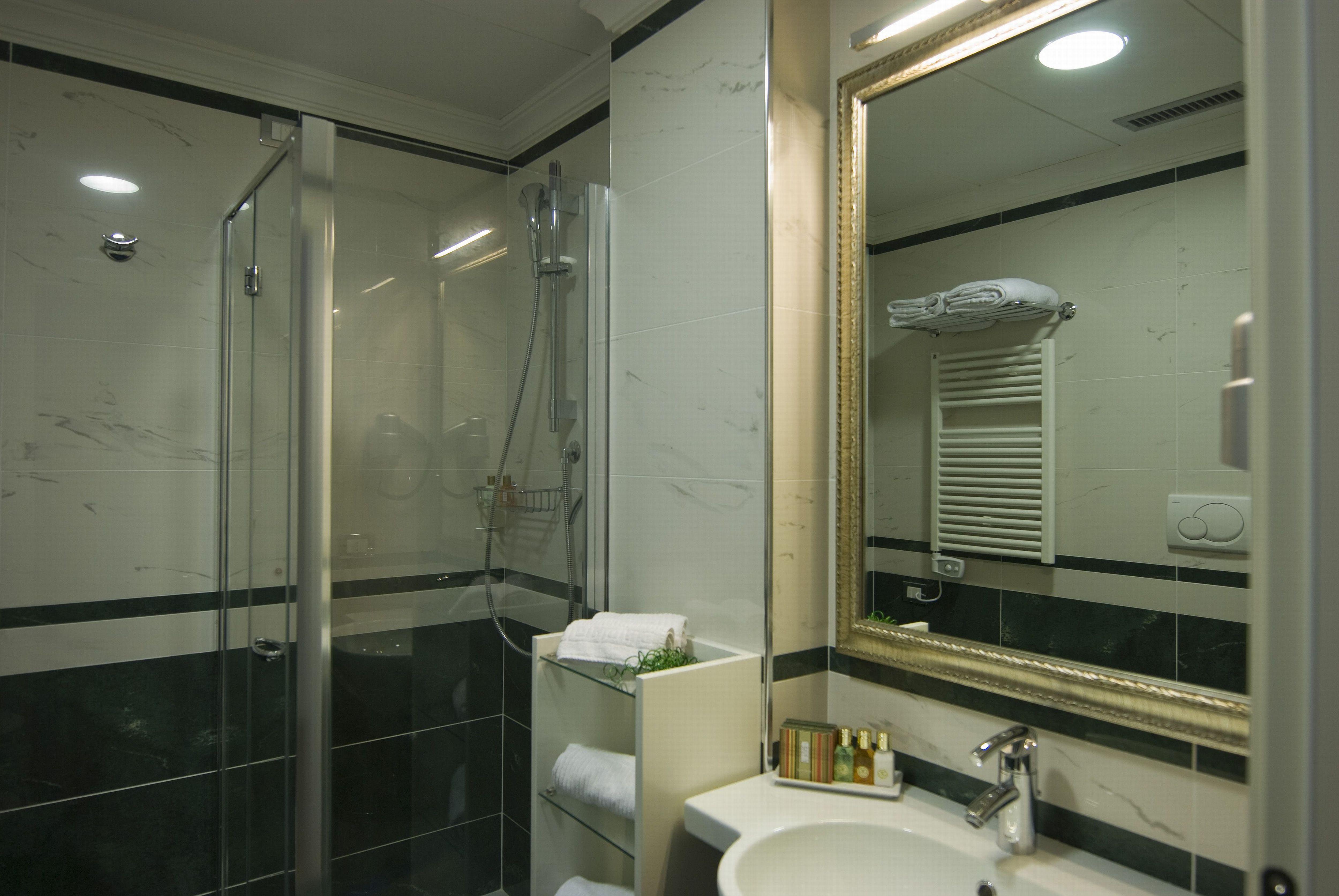 Jr Oriente 4*