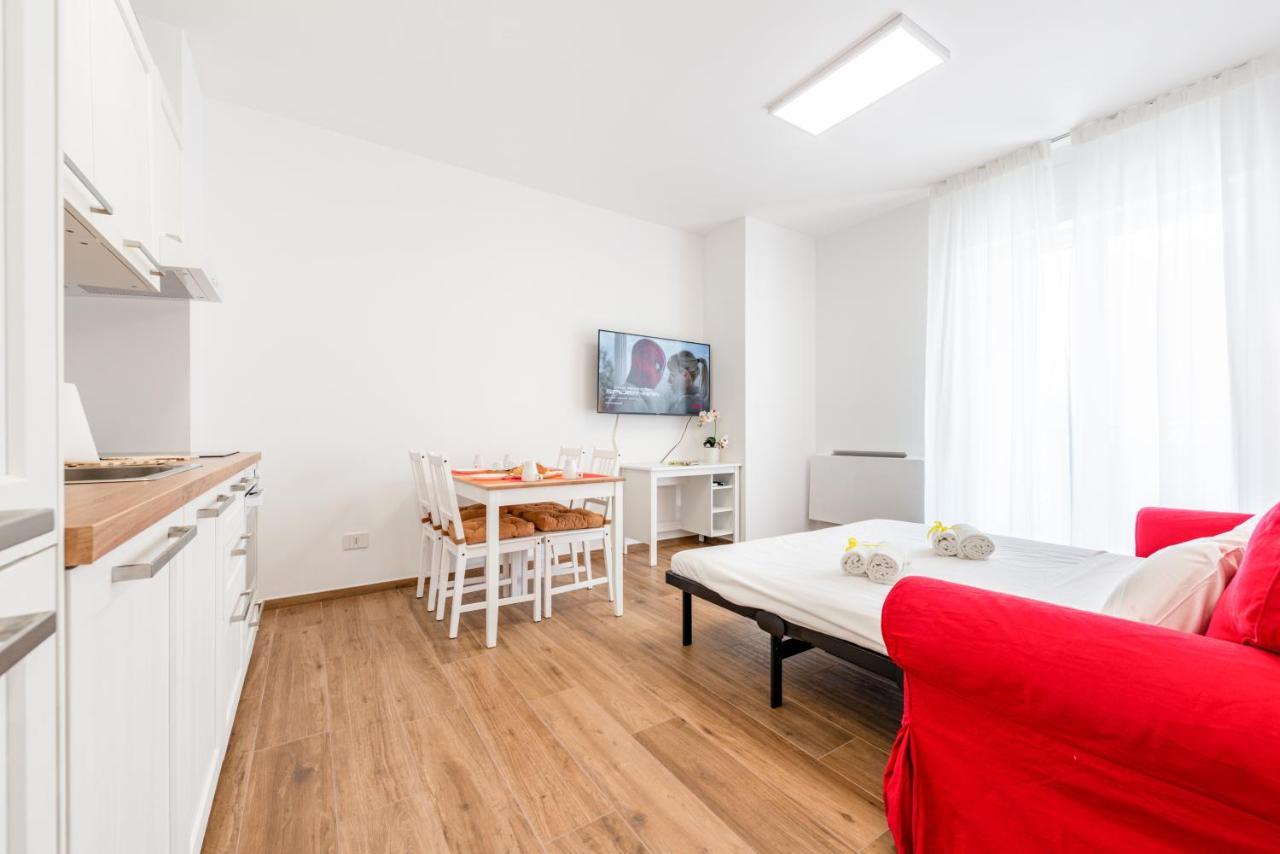 Station With Parking Apartment *