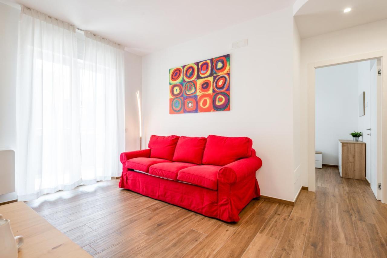 Apartment Station With Parking Bari