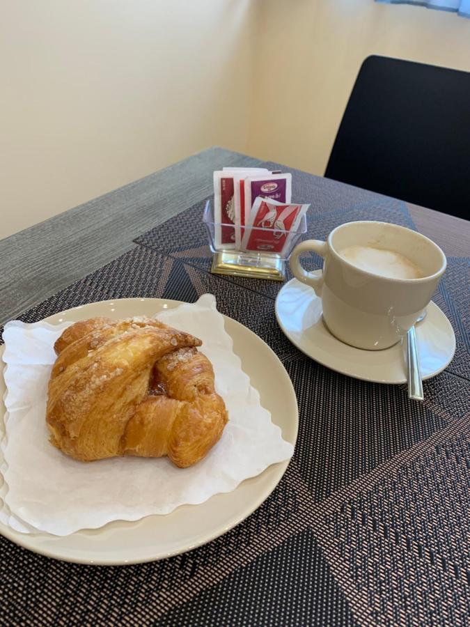 Mercadante Acomodação com café da manhã  *
