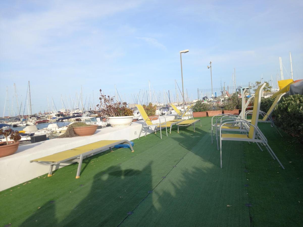 Botel La Tua Stanza A Vela Sul Mare Bari