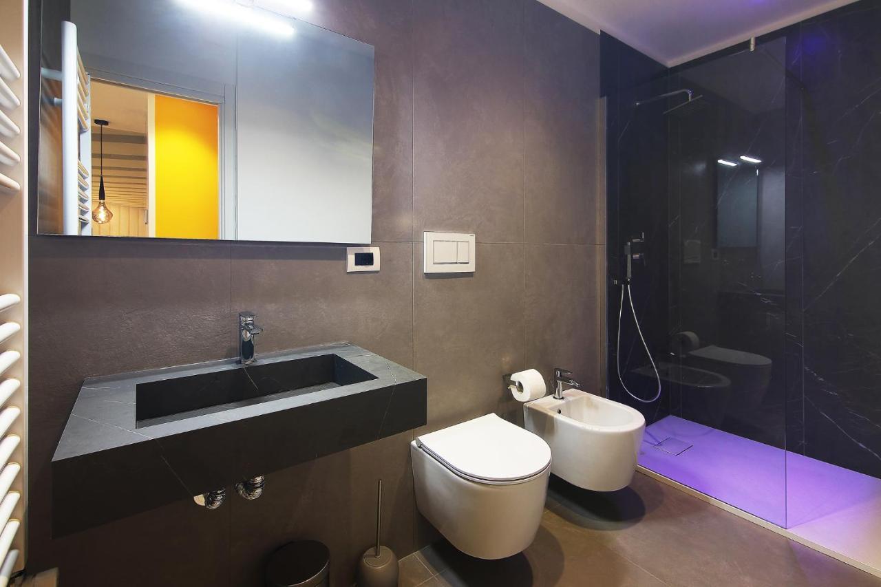 Interno 7 *
