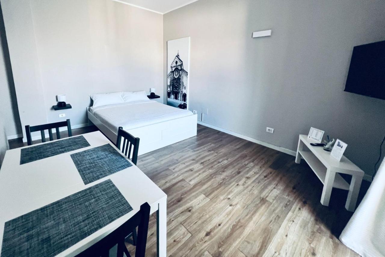 Station Apartment *