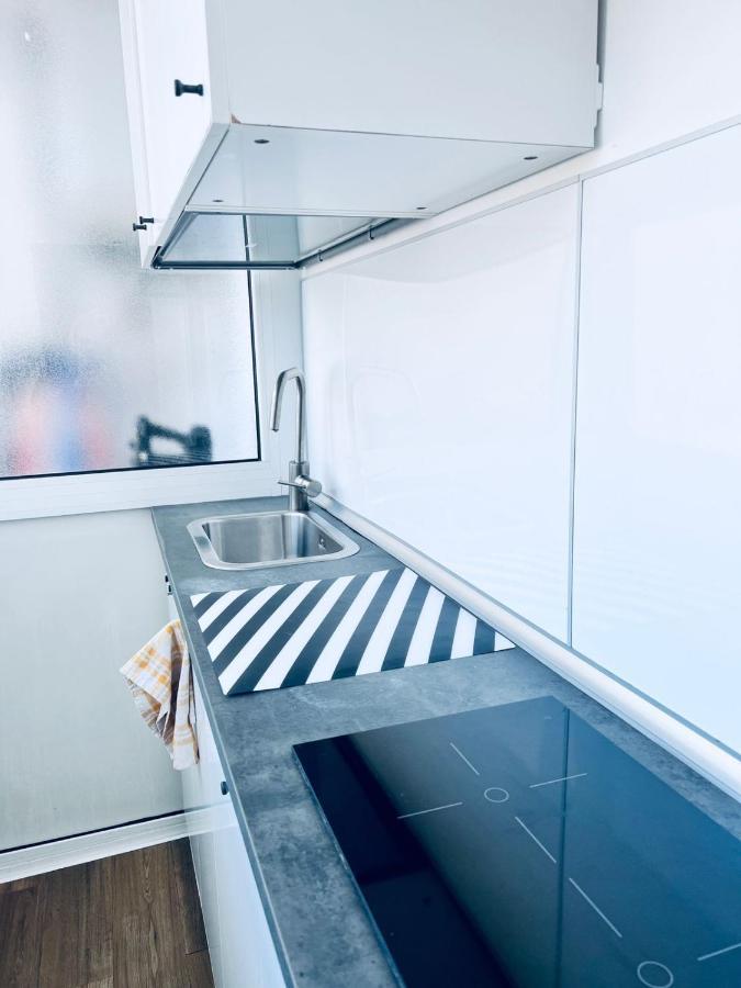 Station Apartment *
