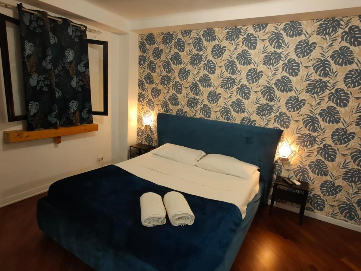 Green Room Apartment *