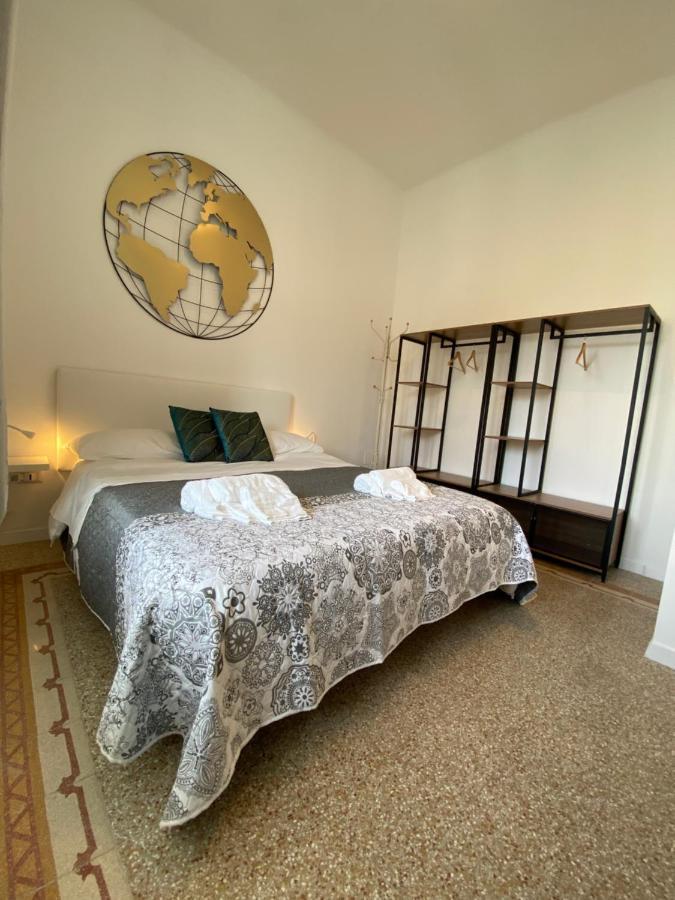 Cavour 221 - Central Station Guest house *