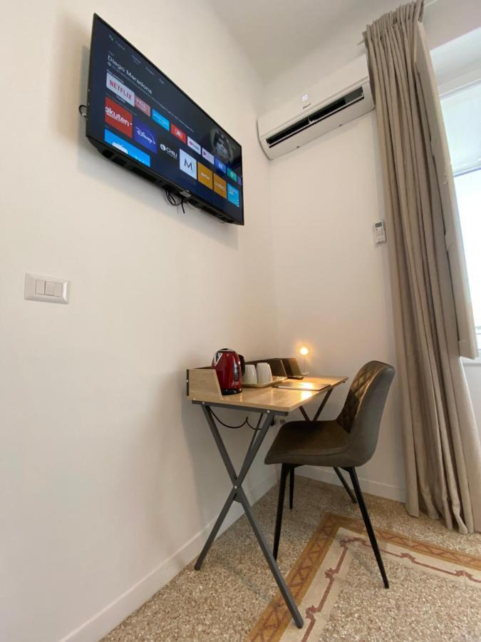 Cavour 221 - Central Station Guest house *