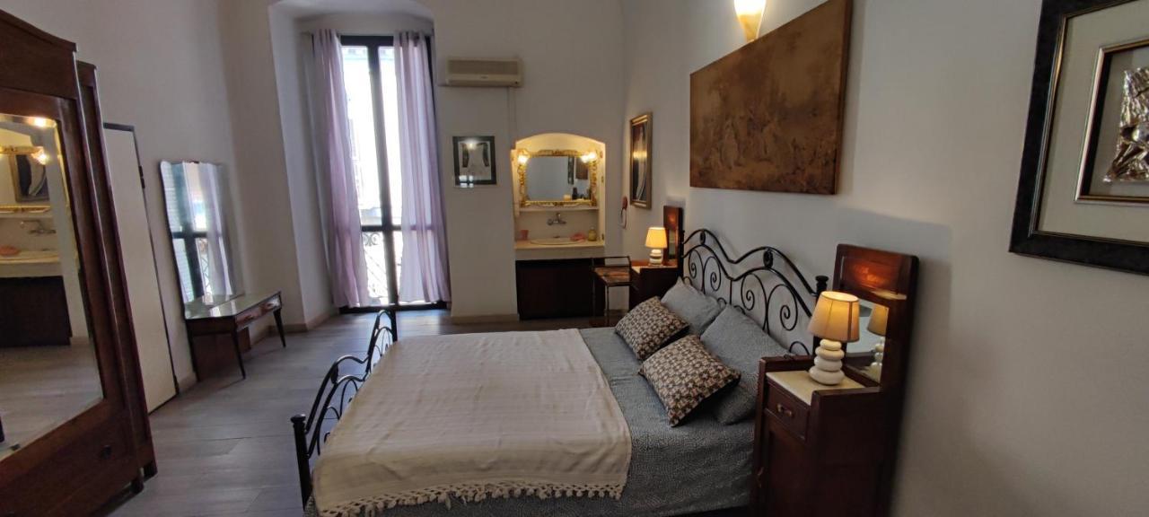 Very Apartment, By Shops, Bars, Restaurants Apartment