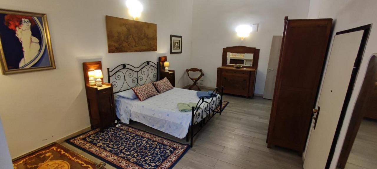 Very Apartment, By Shops, Bars, Restaurants Apartment *