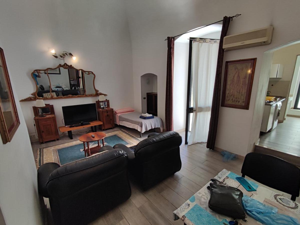Very Apartment, By Shops, Bars, Restaurants