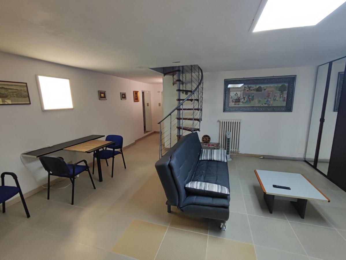 Apartment Private Flat By Old Town, Shops, Restaurants *