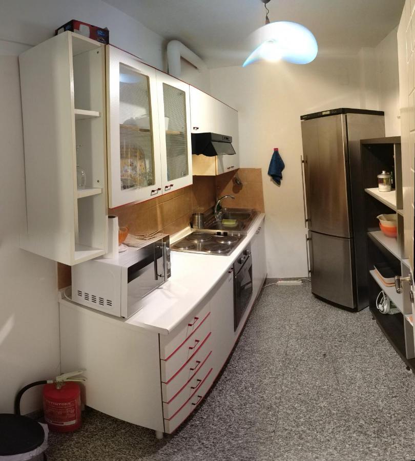 Castle Area Old Town Flat With Terrace And 2 Bari