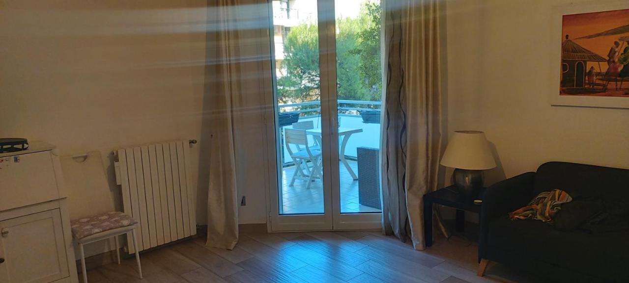 Garden Apartment *