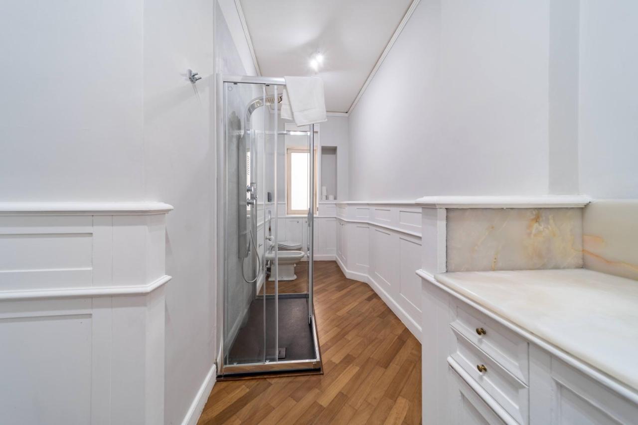 Apartment Dante 138 Class & *