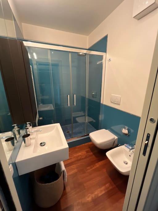 220 Apartment *