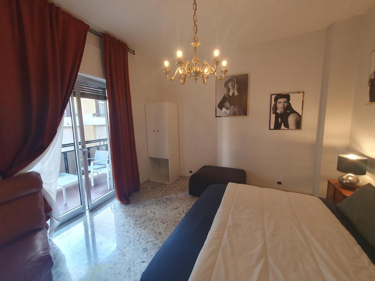 Casa Vacanze Cado Dalle Nubi 2 Ampie Stanze In 4-6 Posti Letto 1 Bagno Privato E Balconi Ideale Per Famiglie E Gruppo Di Amici Căn hộ