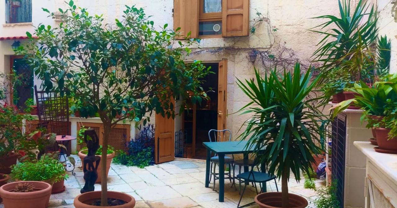 Traditional In Old Apartment *