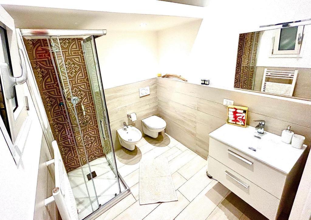 B8 Apartment *