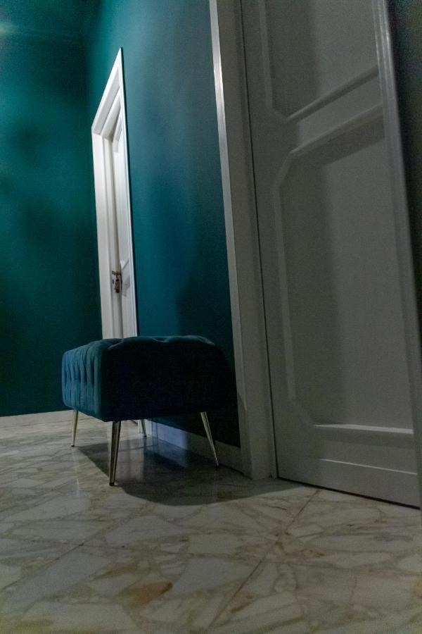 Interno 9 * Bari