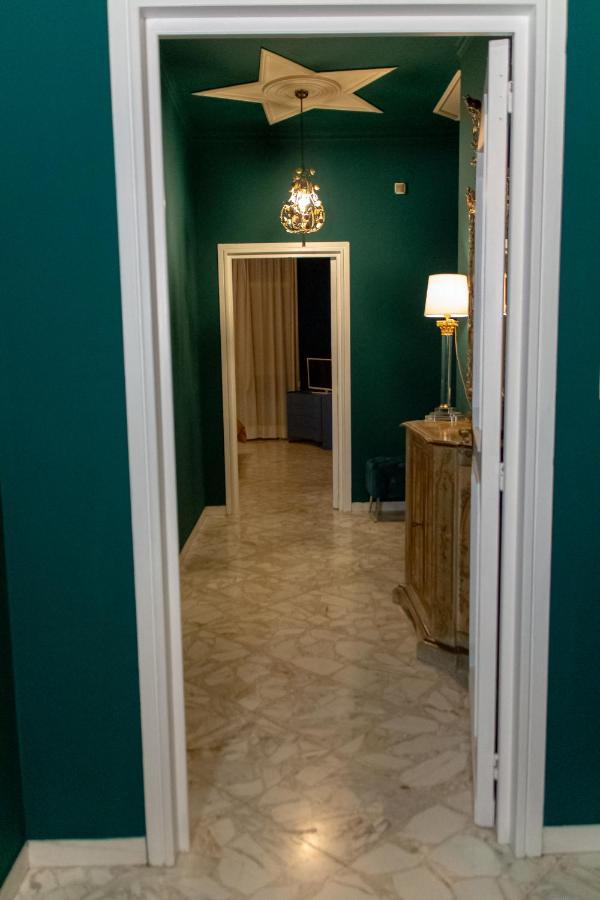 Interno 9 *