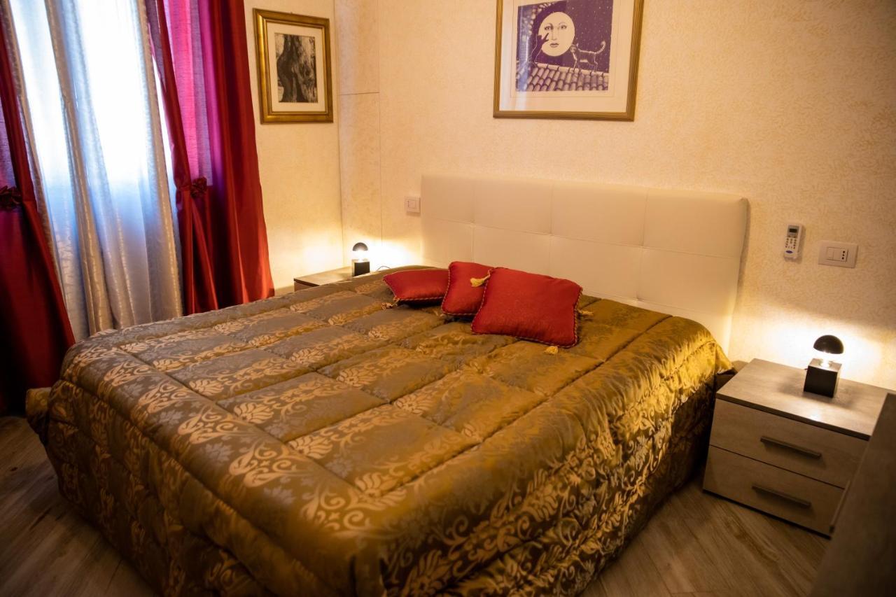 Apartment Vaticano Bed