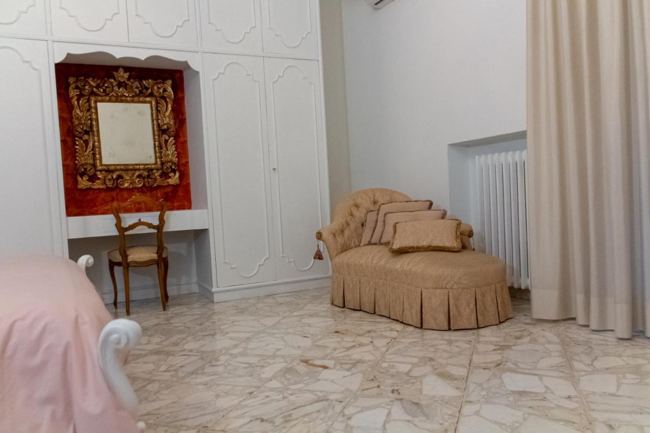 Interno 9 *