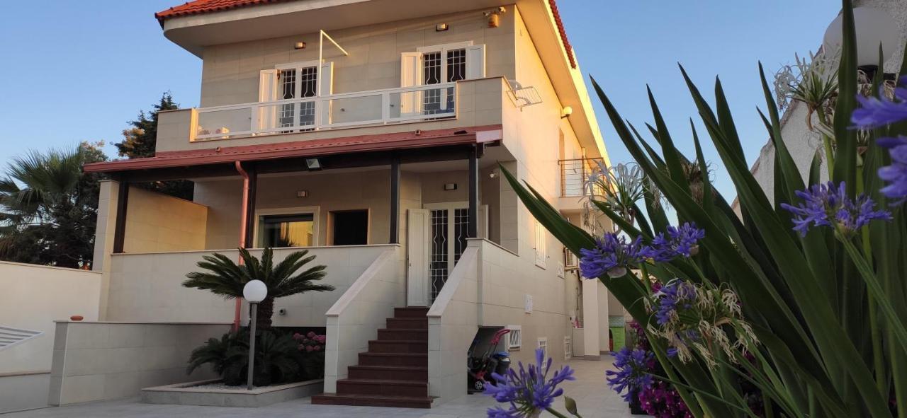 Seagull - Front And Sea View & Airport Apartment Bari