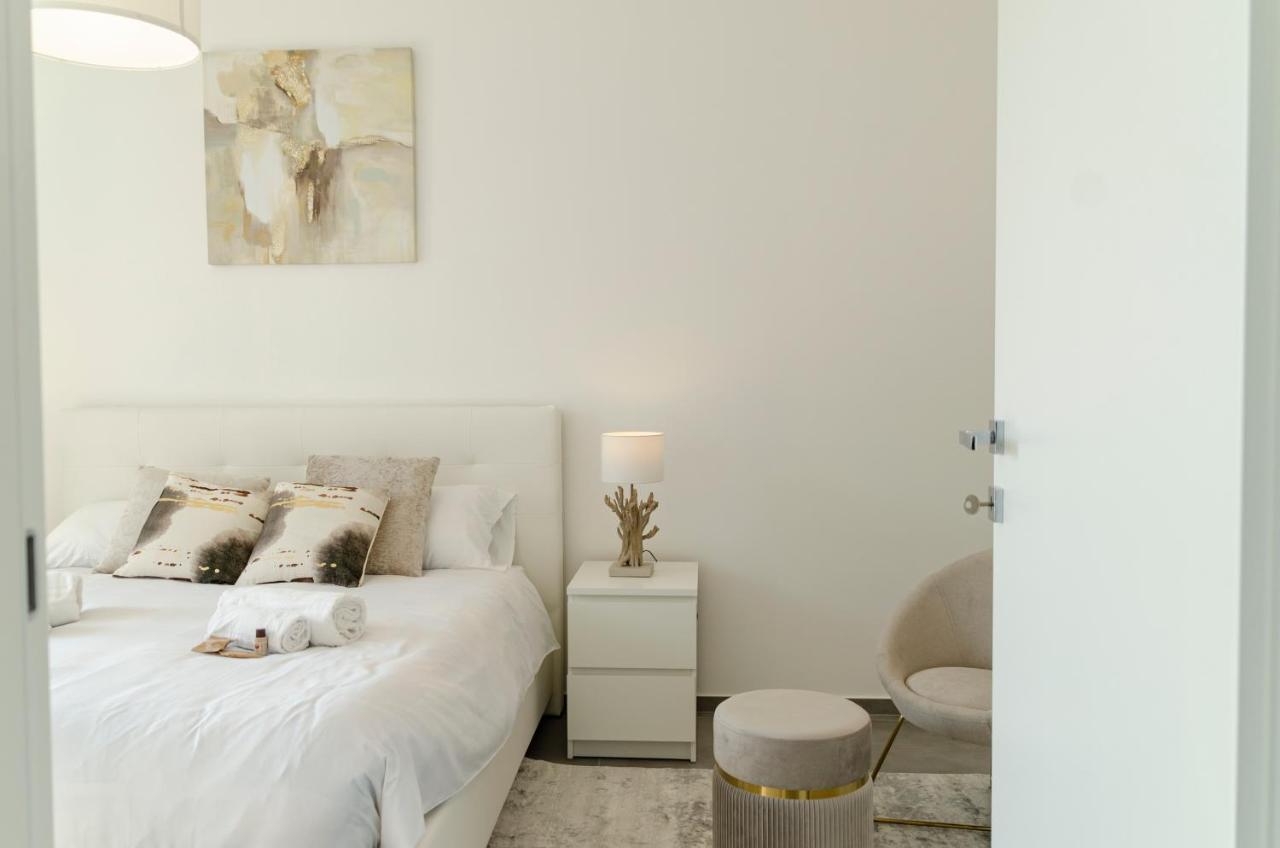 Apulialux - Exclusive And Modern City View, Private Parking Bari