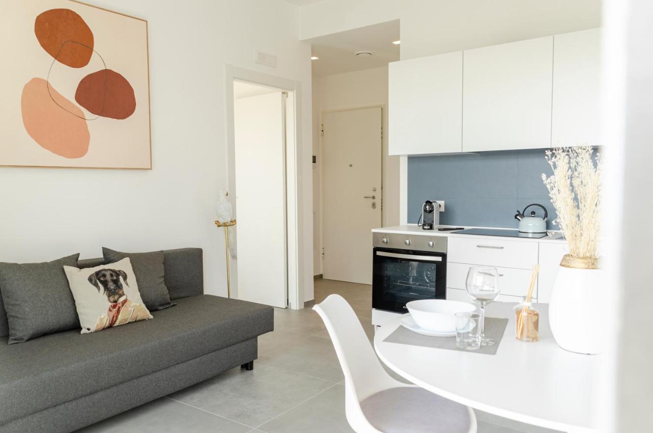 Apulialux - Exclusive And Modern City View, Private Parking Apartment *
