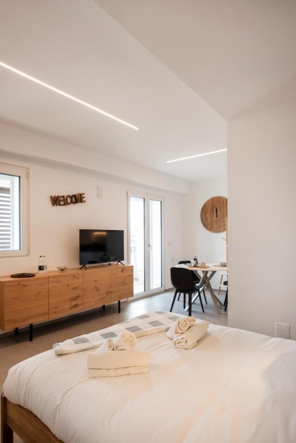 Gentile 46 Blu Luxury Flat