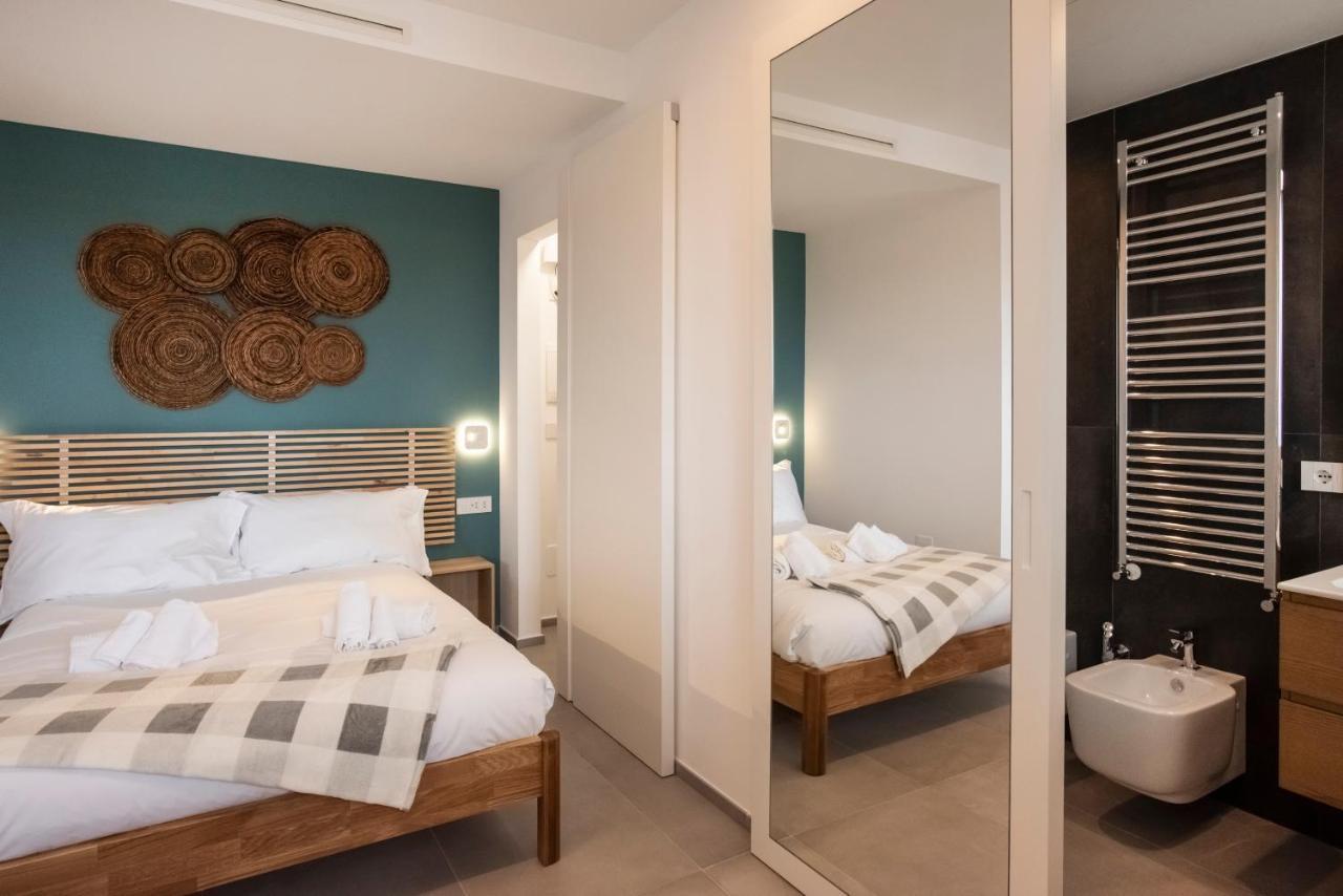 Gentile 46 Blu Luxury Flat
