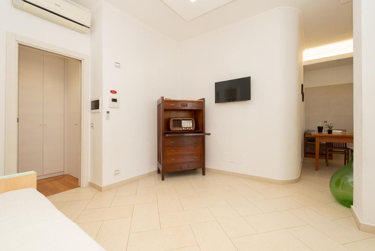 Casa Torre Di Specchio Con Piscina Bari