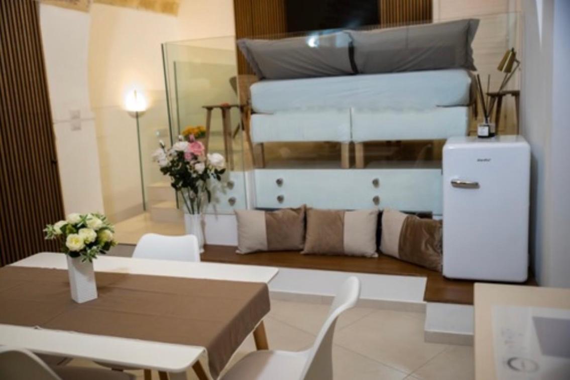 Lc Luxury * Bari