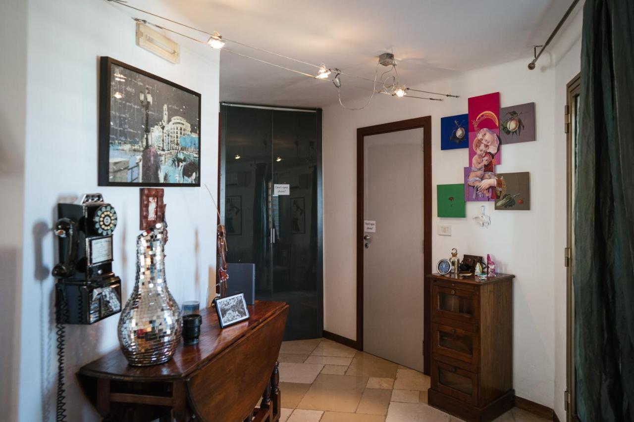 Appartamento Centro, Bivani Con Terrazzo. *
