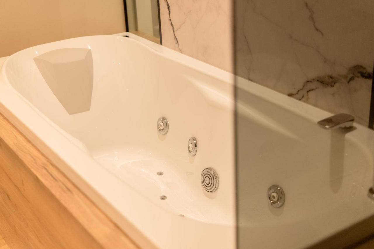 'tabula Rasa Exclusive Rooms' * Bari