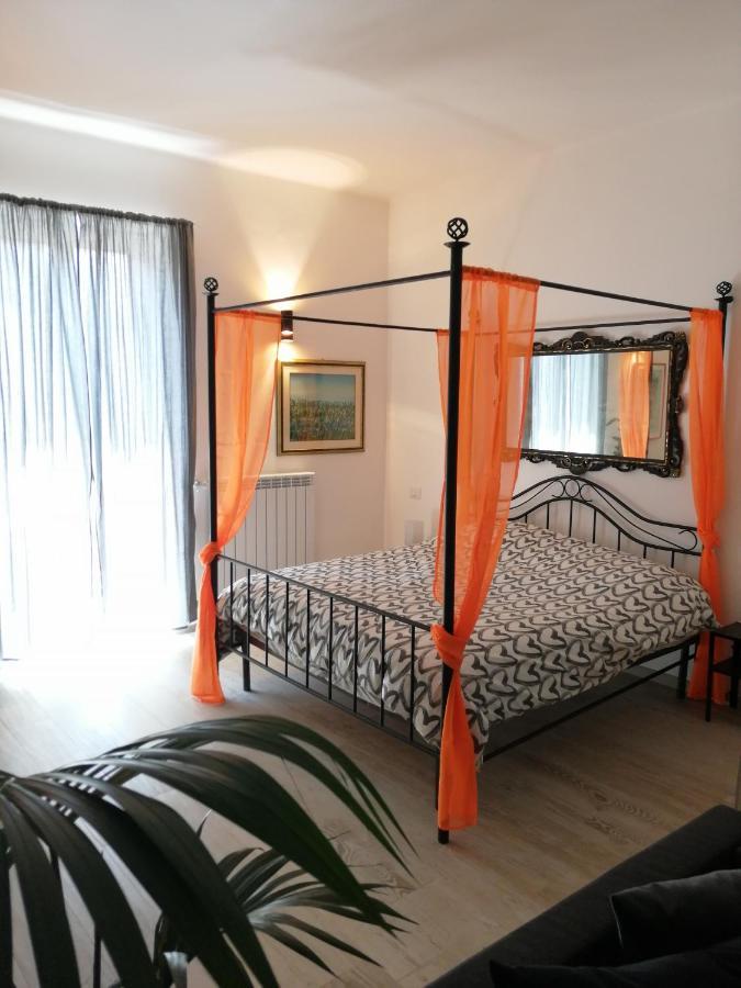 Love Mirrors And Flowers - Affitti Brevi Italia Apartment *
