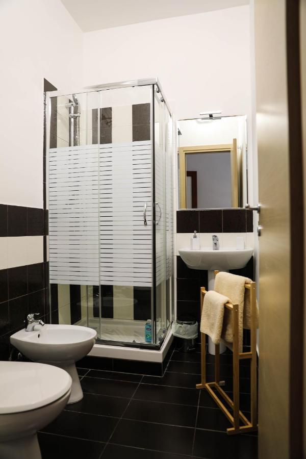 Aura Rent Of With Shared Kitchen Guest house