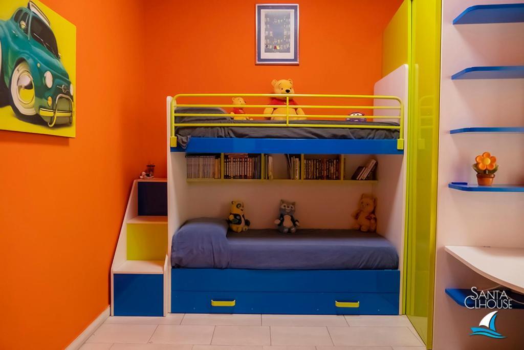 Santa Clhouse Bari