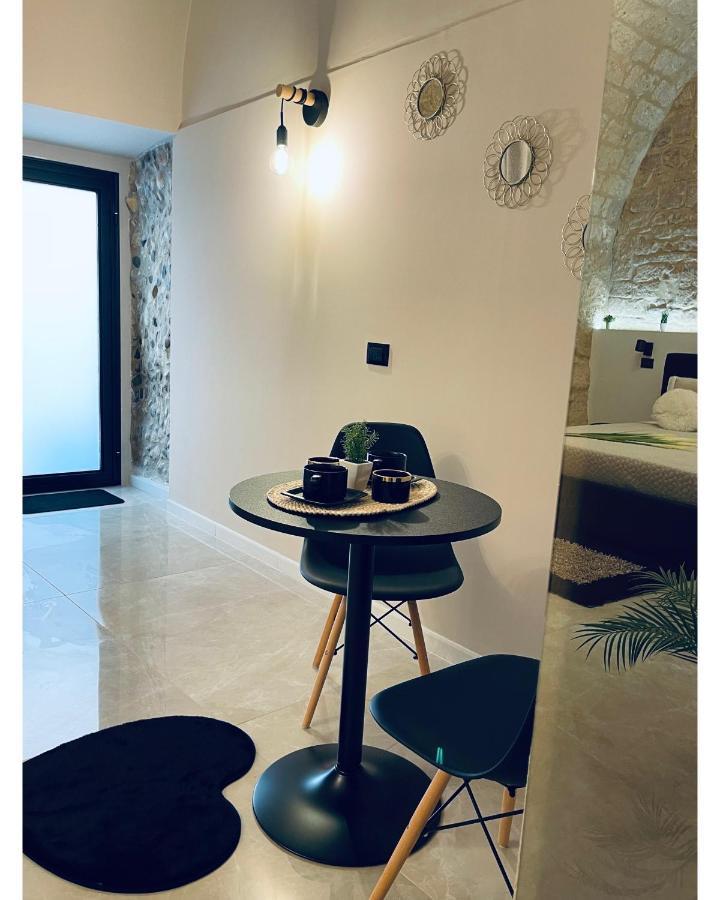 Whiteflower Apartment *