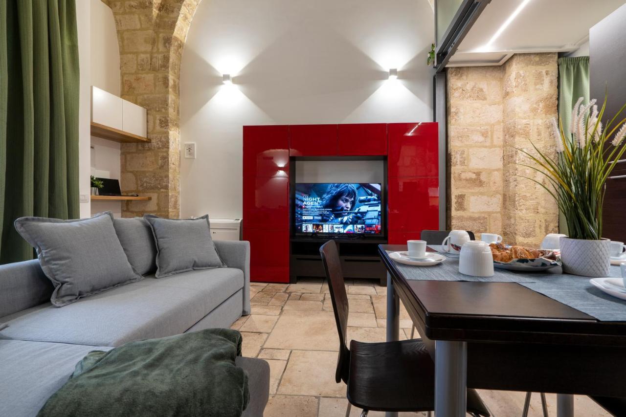 Stazione & Politecnico Stylish With Netflix * Bari