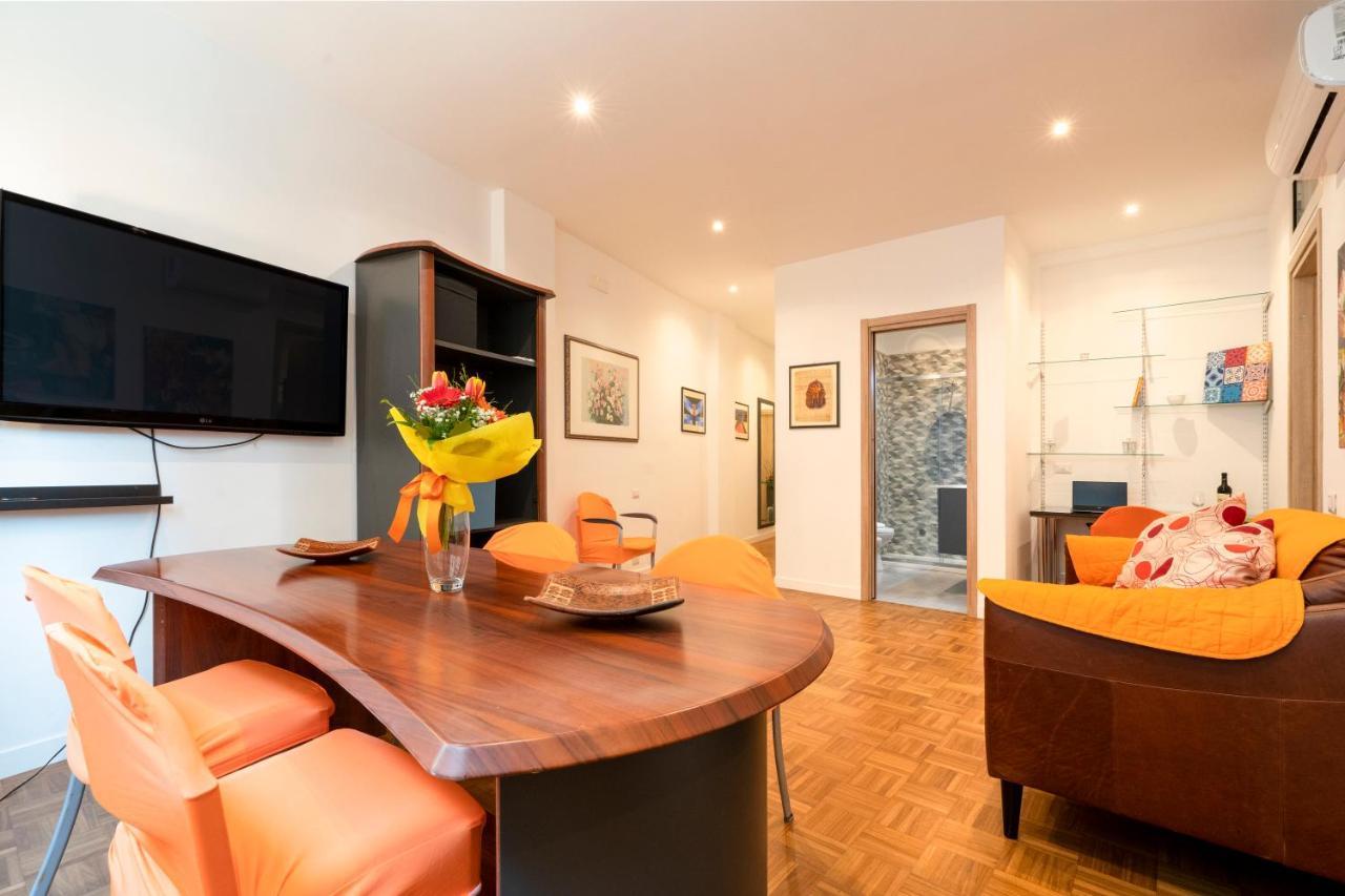 Apartment Casa Dei Fiori Colorful Apt Near The Station Bari